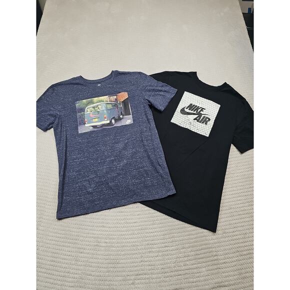 Nike Shirt Mens Medium The Nike Tee Lot Of 2 Short Sleeve Athletic Cut - Picture 1 of 9